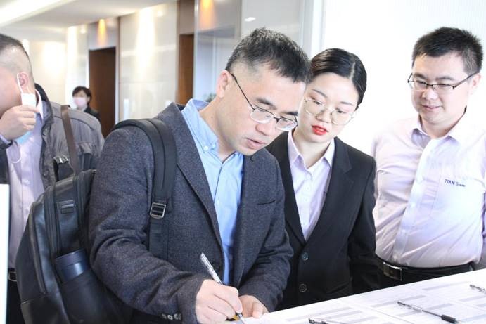 亲友游戏中心-亲友多乐斗-亲友天天坦克大战