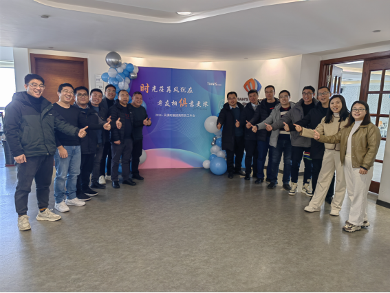 亲友游戏中心-亲友多乐斗-亲友天天坦克大战