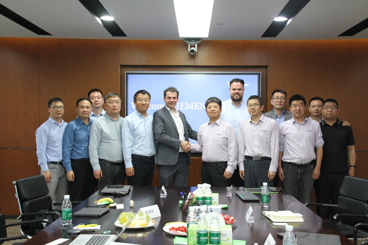 亲友游戏中心-亲友多乐斗-亲友天天坦克大战