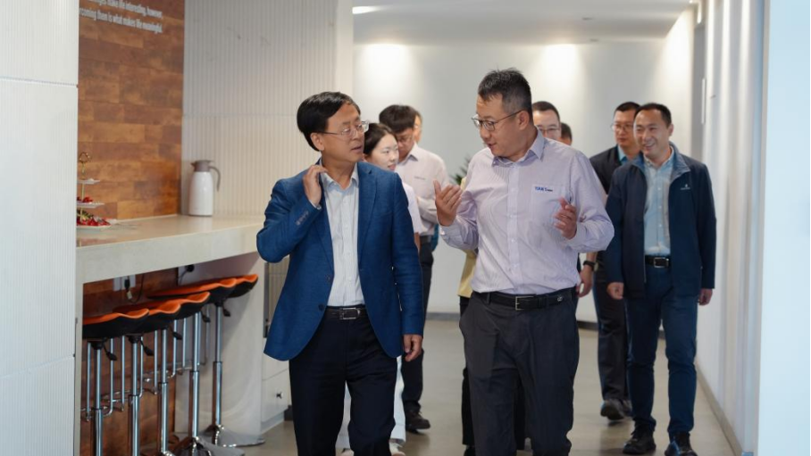 亲友游戏中心-亲友多乐斗-亲友天天坦克大战