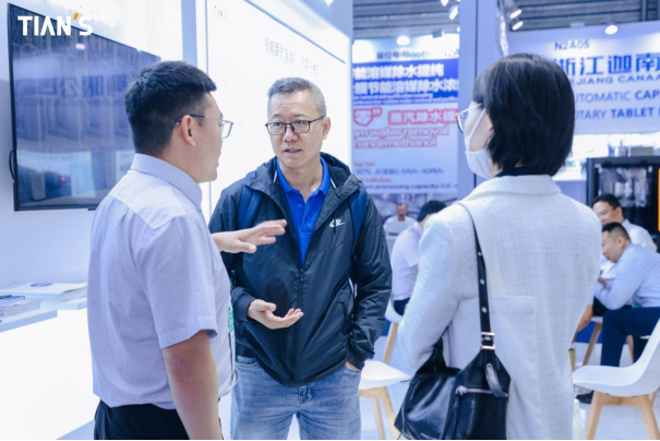 亲友游戏中心-亲友多乐斗-亲友天天坦克大战