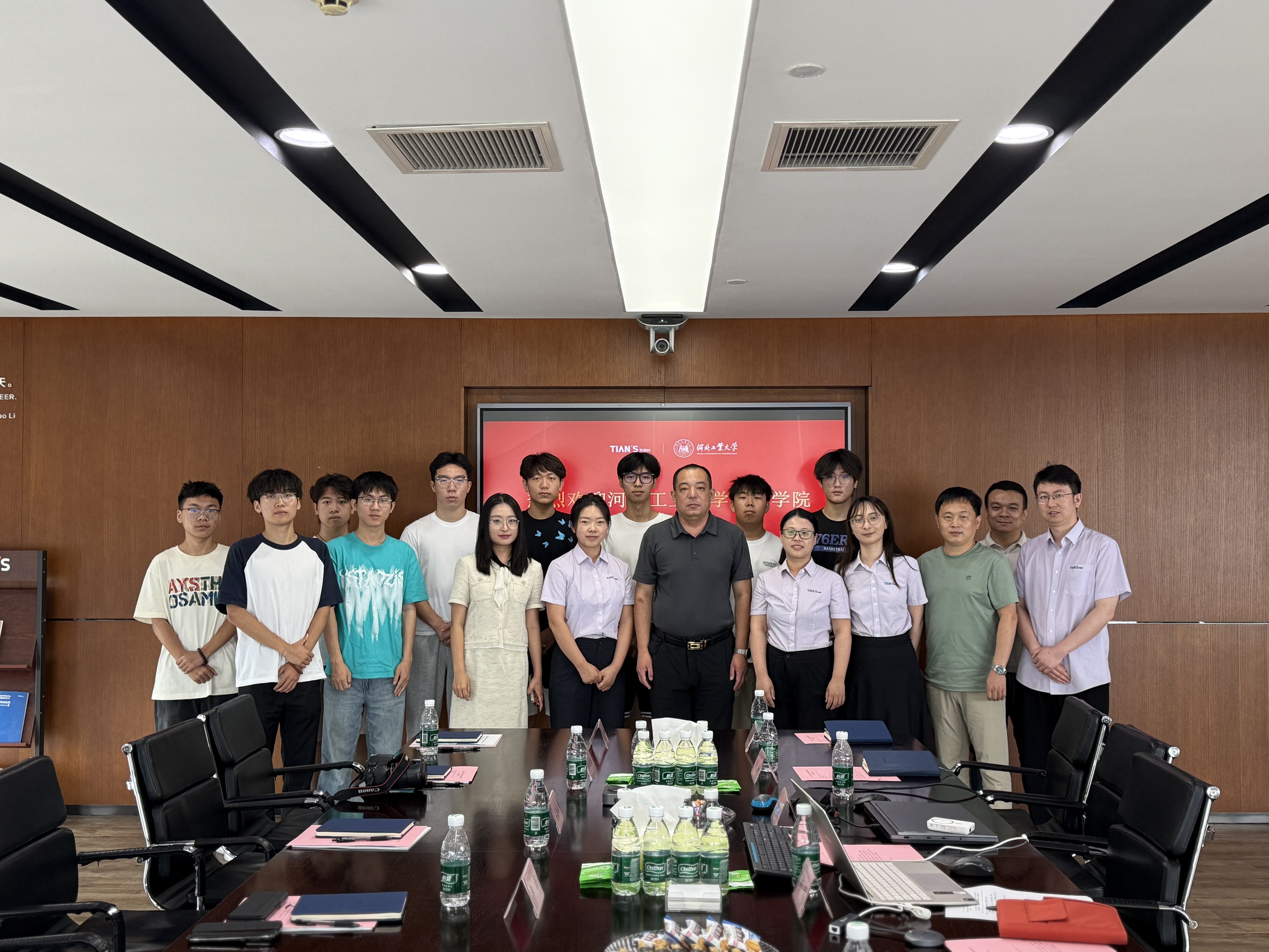 亲友游戏中心-亲友多乐斗-亲友天天坦克大战